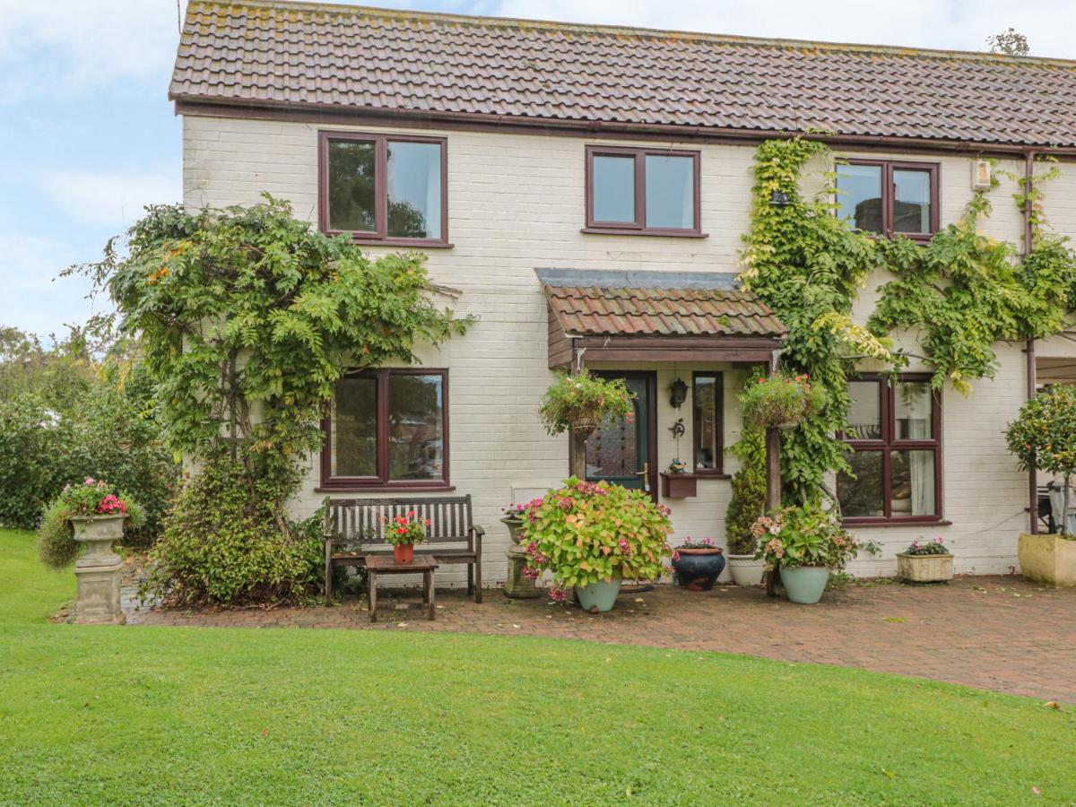 Berrys Place Farm Cottage Глостер Экстерьер фото